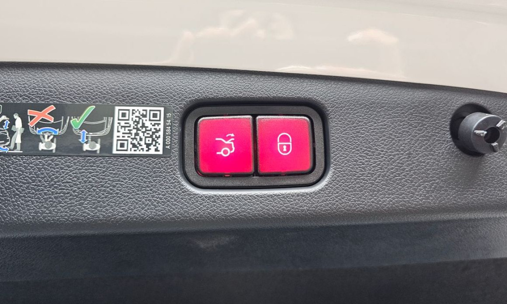 Mercedes-Benz E-Class E220d 4MATIC Exclusive, 2024