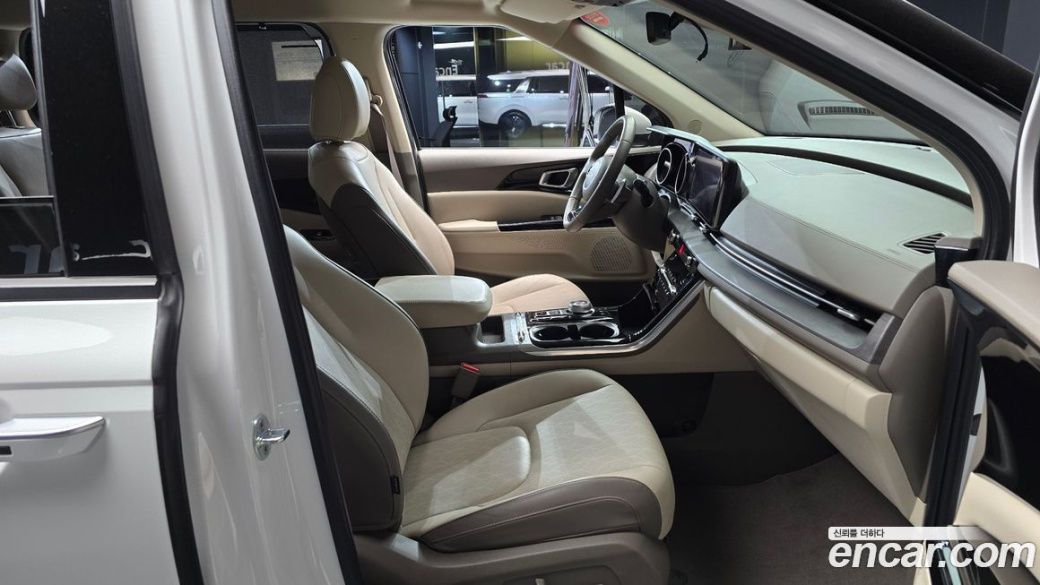 Kia Carnival 9-Seater Noblesse, 2023