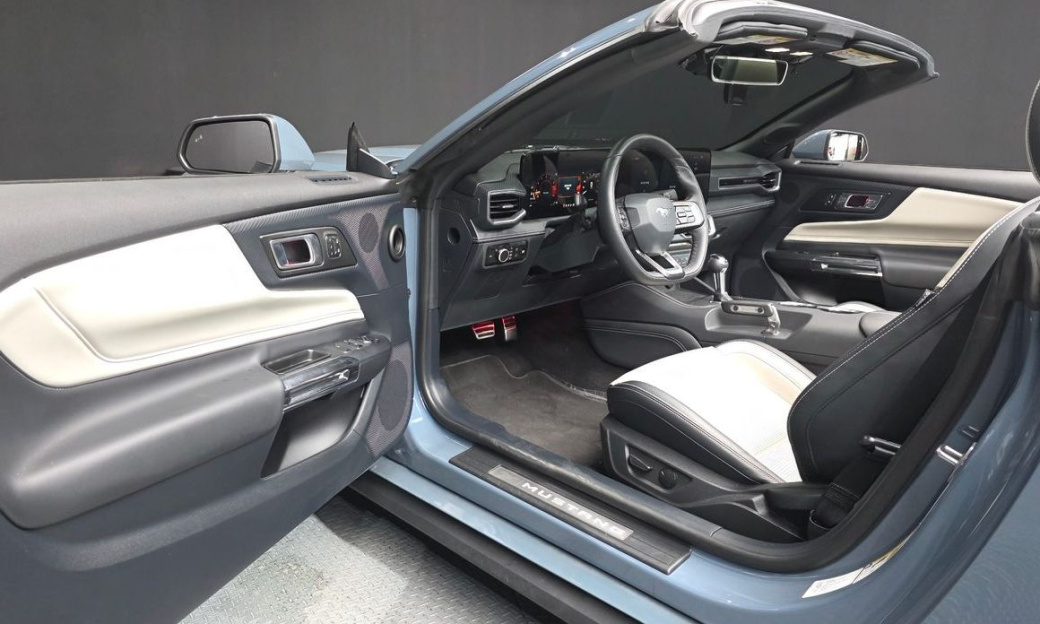 Ford Mustang 2.3 Ecoboost Premium Convertible, 2024