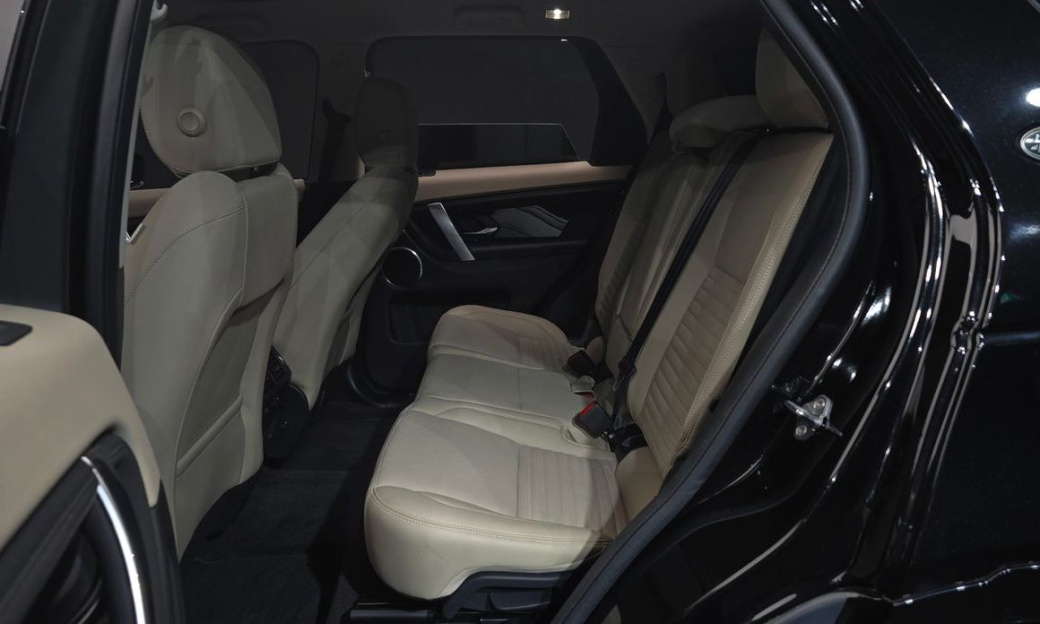 Land Rover Discovery Sport P250 S, 2024