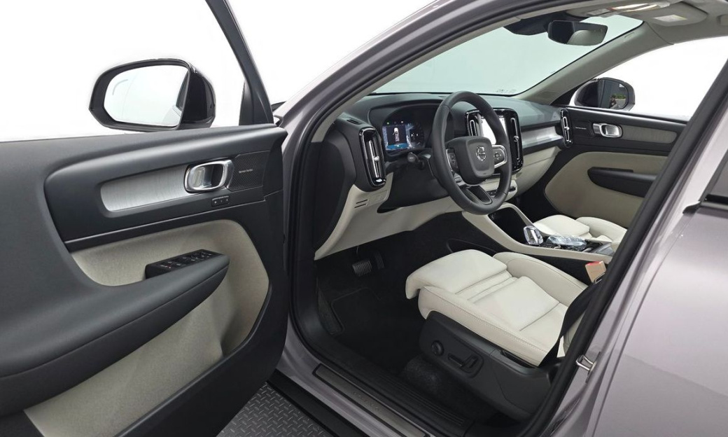 Volvo XC40 B4 Ultra Bright, 2026