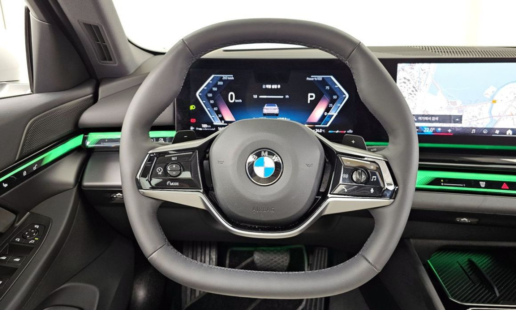 BMW 5-Series 520i, 2025