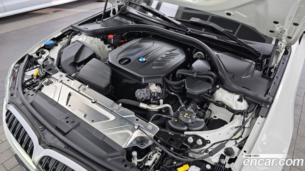 BMW 3-Series 320d, 2025