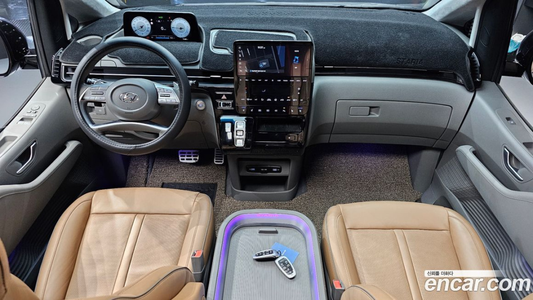 Hyundai Staria Lounge 9-Seater, 2023