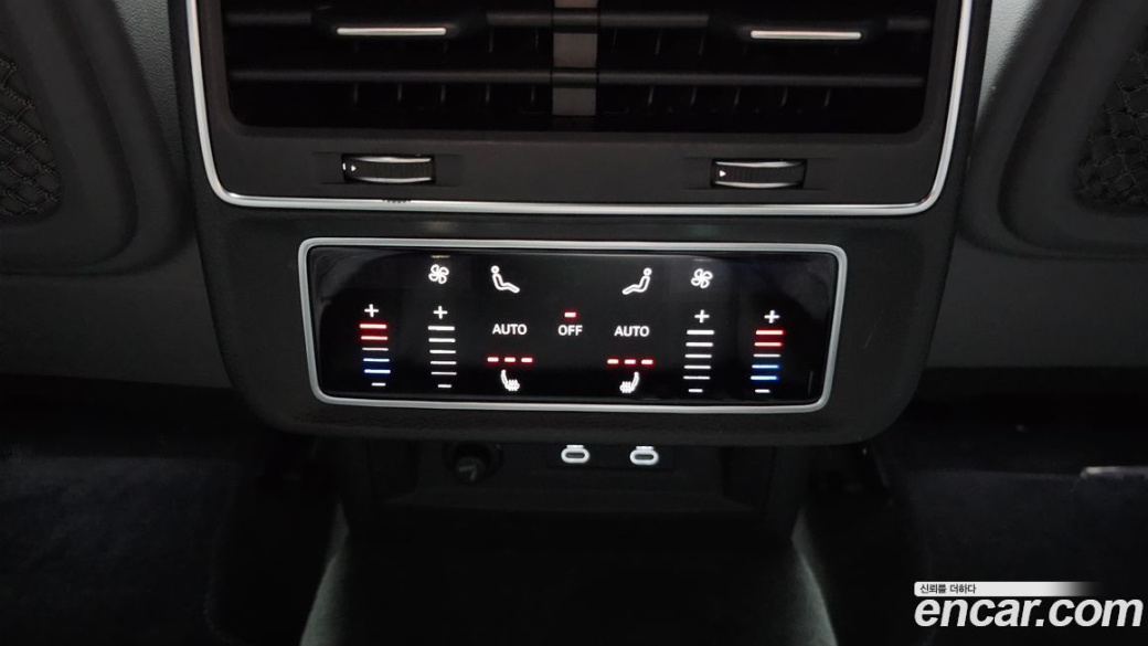 Audi Q8 55 TFSI Quattro Premium, 2023
