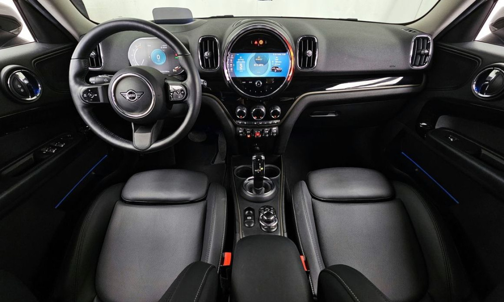 Mini Countryman Classic Plus Launch Pack, 2023