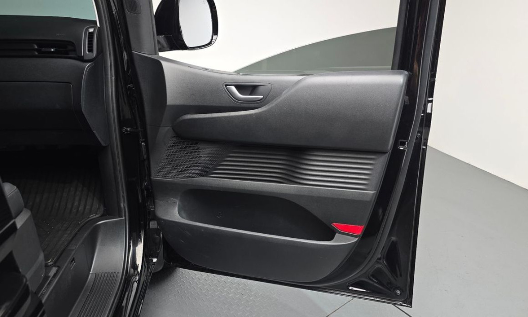 Hyundai Staria Cargo 5-Seater, 2025