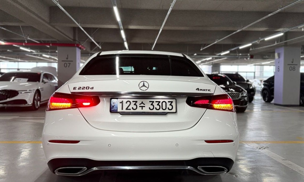 Mercedes-Benz E-Class E220d 4MATIC AMG Line, 2022