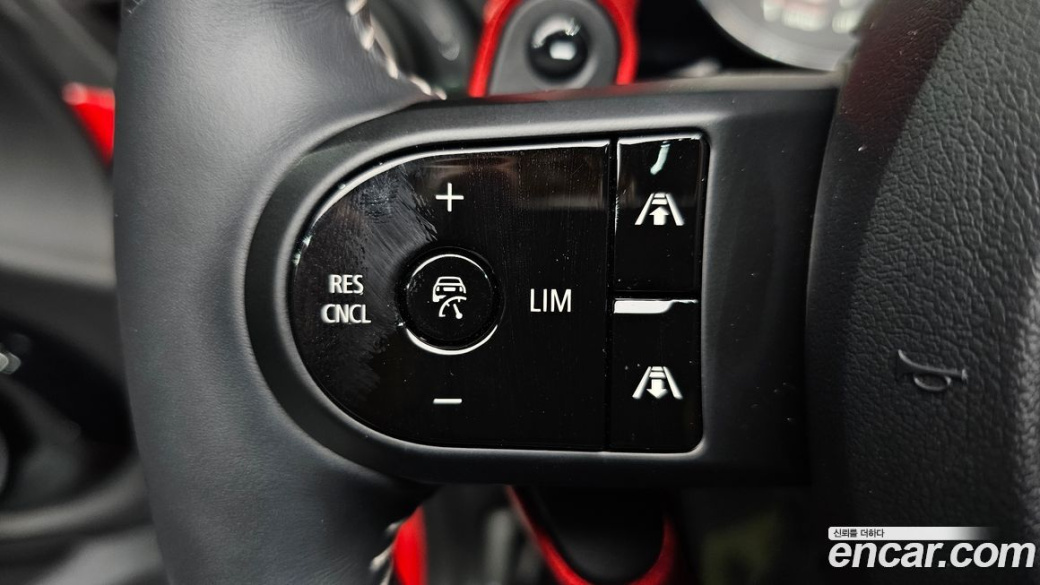 Mini Cooper Convertible JCW, 2024