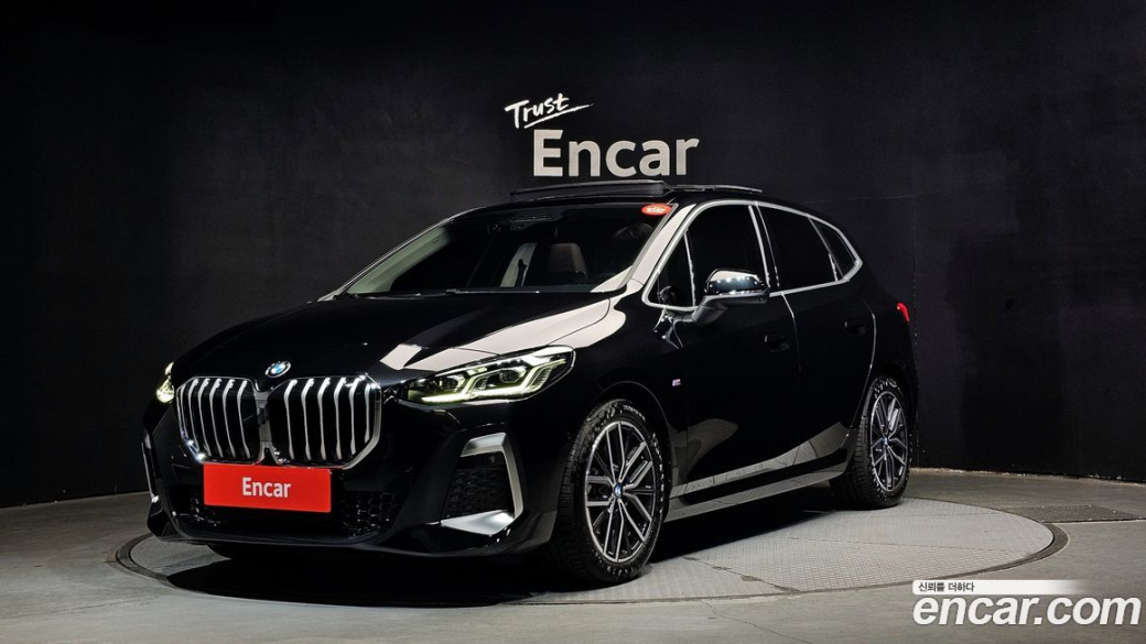 BMW 2-Series 220i M Sport Design, 2025