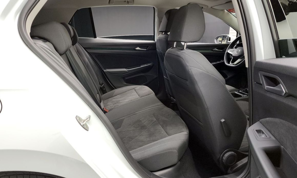 Volkswagen Golf 2.0 TDI Prestige, 2024