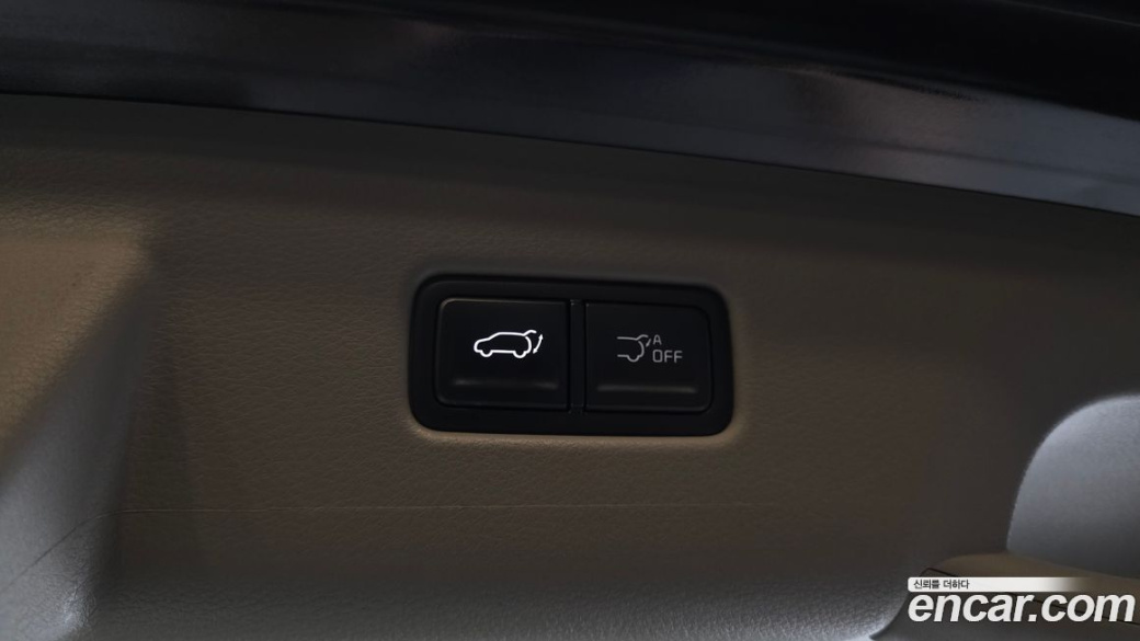 Kia Carnival 7-Seater Gravity, 2024