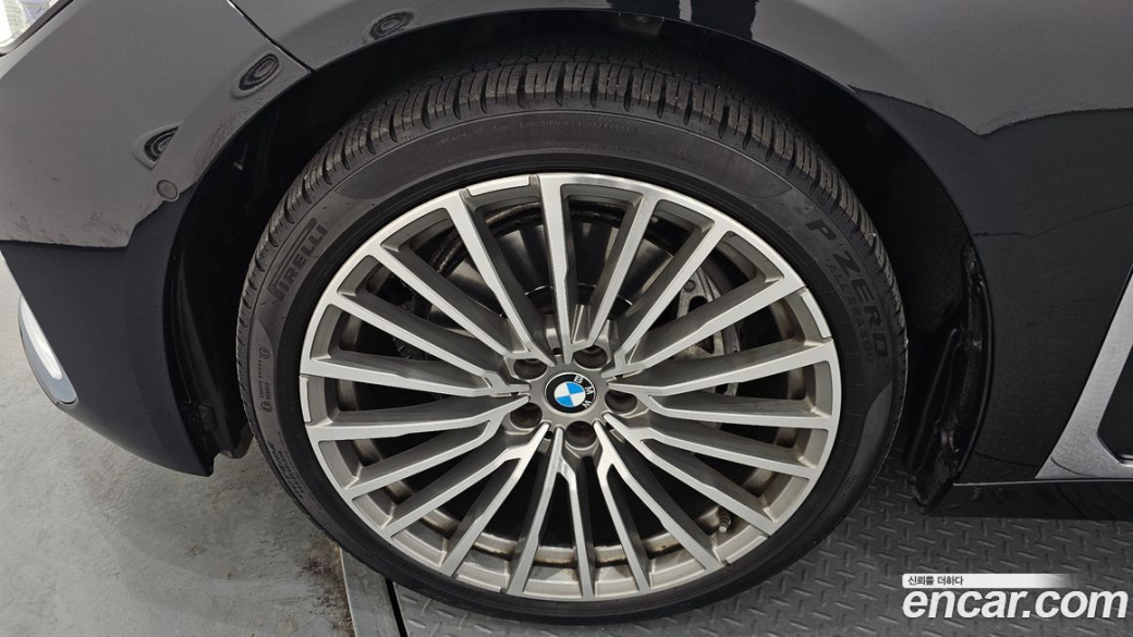 BMW 7-Series 740Li xDrive Design Pure Excellence, 2022