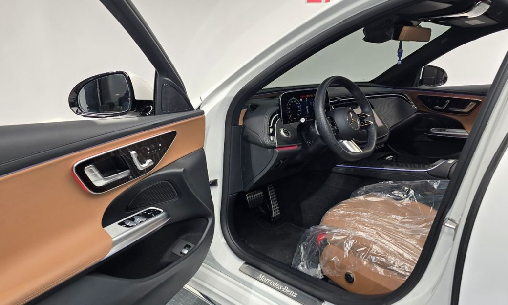 Mercedes-Benz E-Class E200 AMG Line, 2026