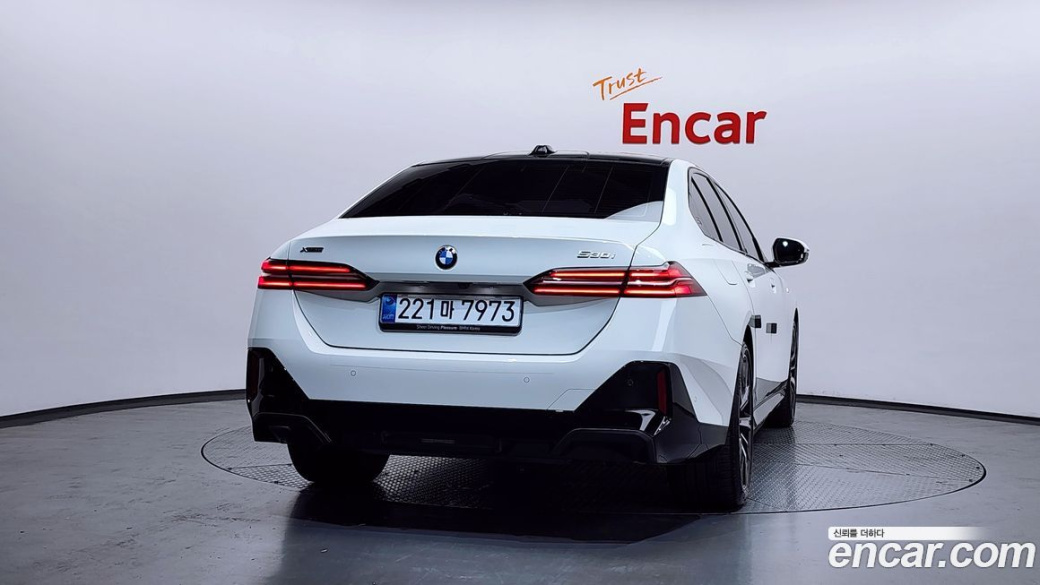 BMW 5-Series 530i xDrive M Sport, 2025
