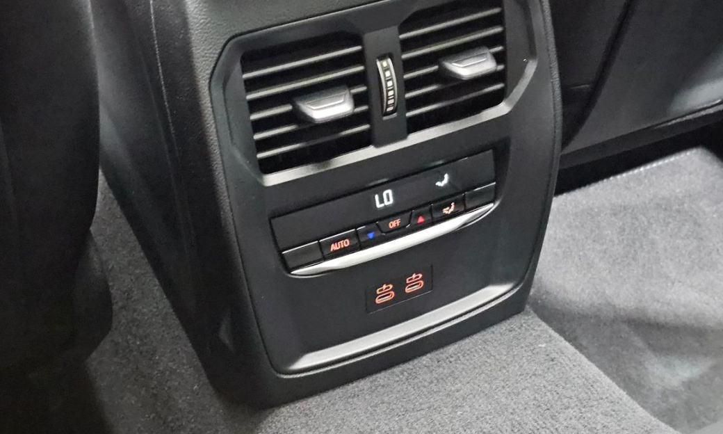 BMW 3-Series 320i M Sport, 2025
