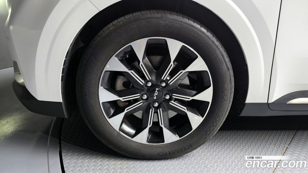 Kia Carnival 7-Seater Signature, 2023