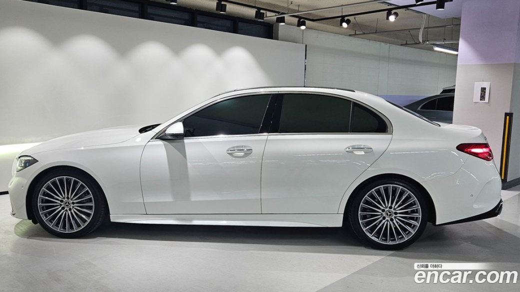 Mercedes-Benz C-Class C300 4MATIC AMG Line, 2023