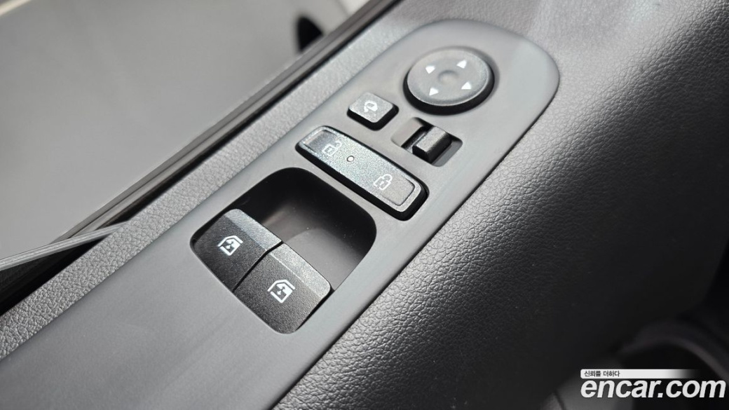 Hyundai Staria 4WD Lounge 9-Seater, 2025