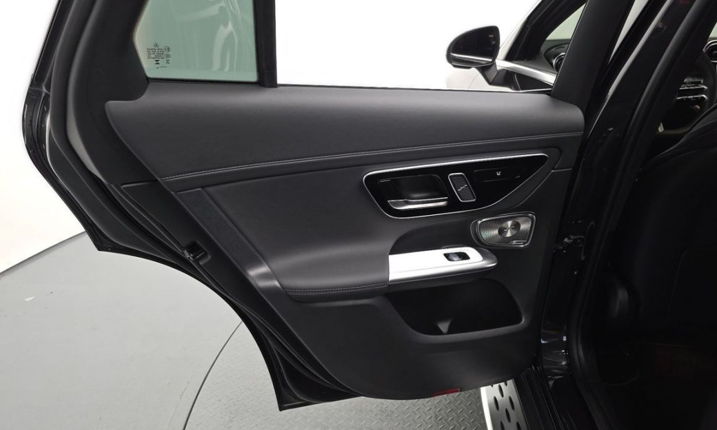 Mercedes-Benz GLC-Class GLC300 4MATIC Coupe, 2025