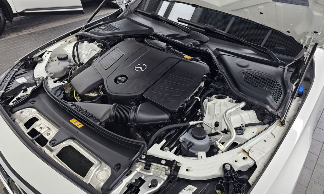 Mercedes-Benz E-Class E200 Avantgarde, 2024