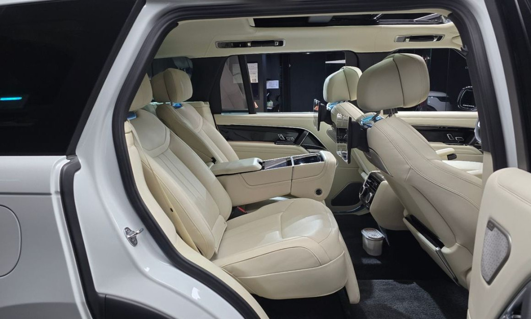 Land Rover Range Rover D350 Autobiography Long Wheel Base, 2025