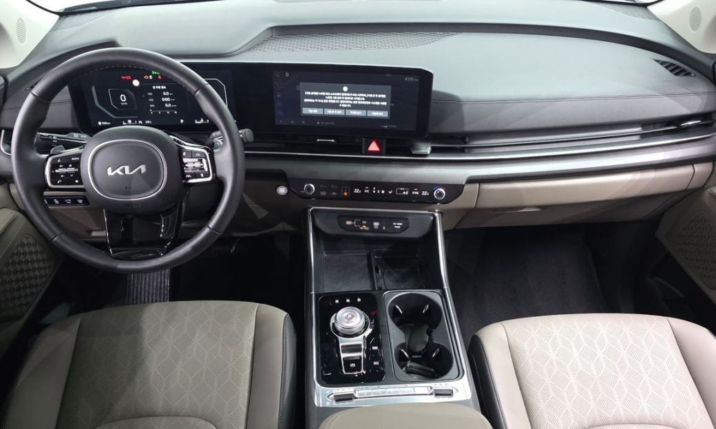Kia Carnival 9-Seater Noblesse, 2024