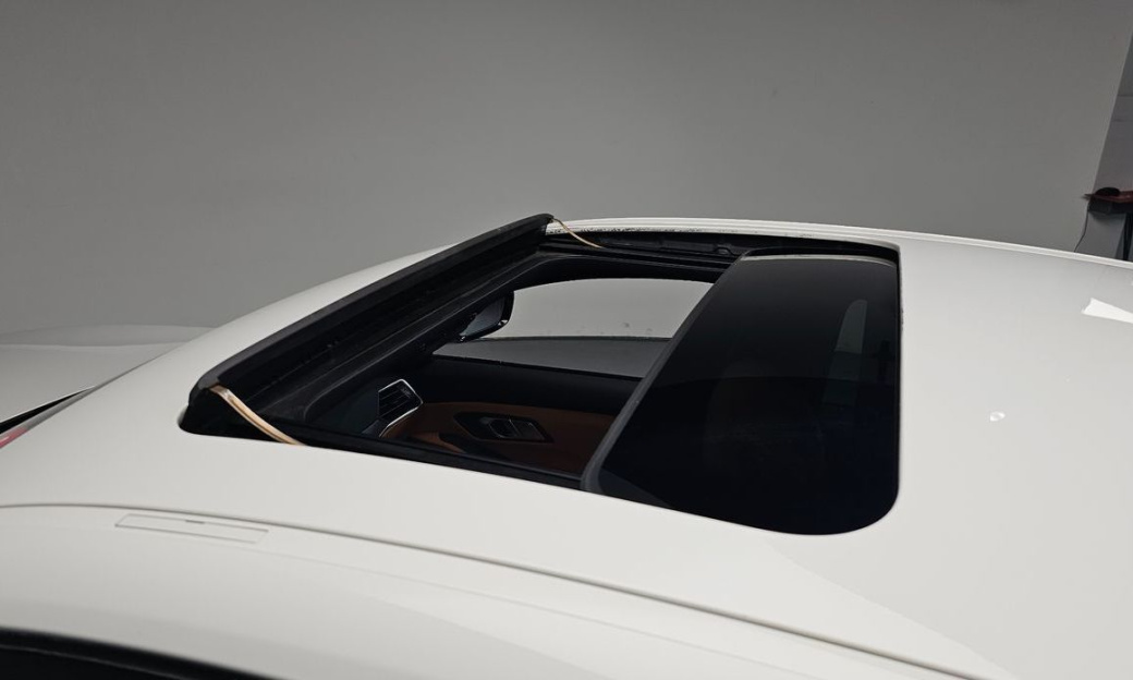 BMW 3-Series 320i M Sport, 2024