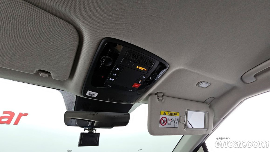 Kia Carnival 9-Seater Signature, 2024
