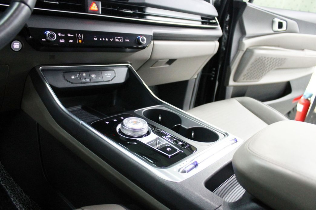 Kia Carnival 9-Seater Noblesse, 2024