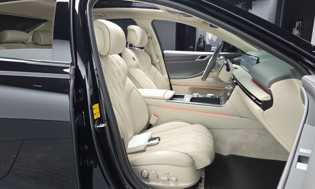 Genesis G80 Gasoline 2.5 Turbo AWD, 2025