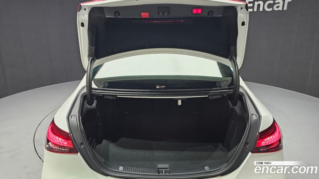 Mercedes-Benz E-Class E350 4MATIC AMG Line, 2022