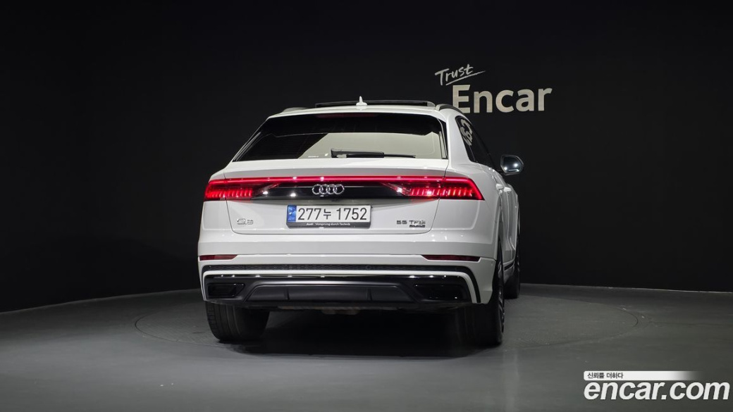 Audi Q8 55 TFSI Quattro Premium, 2023