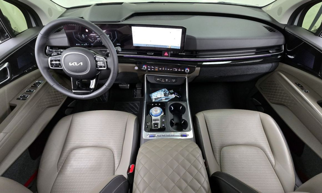 Kia Carnival 7-Seater Gravity, 2025