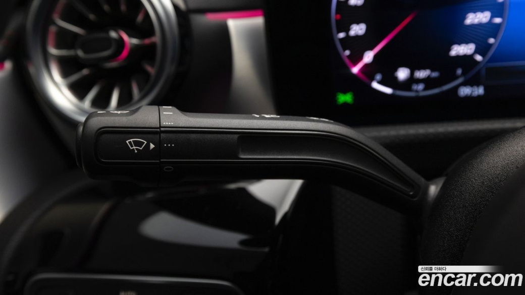Mercedes-Benz CLA-Class CLA250 4MATIC, 2025