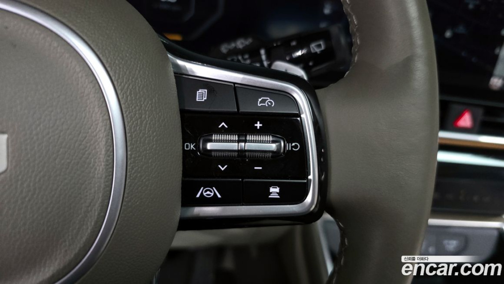 Kia Carnival 7-Seater Signature, 2024