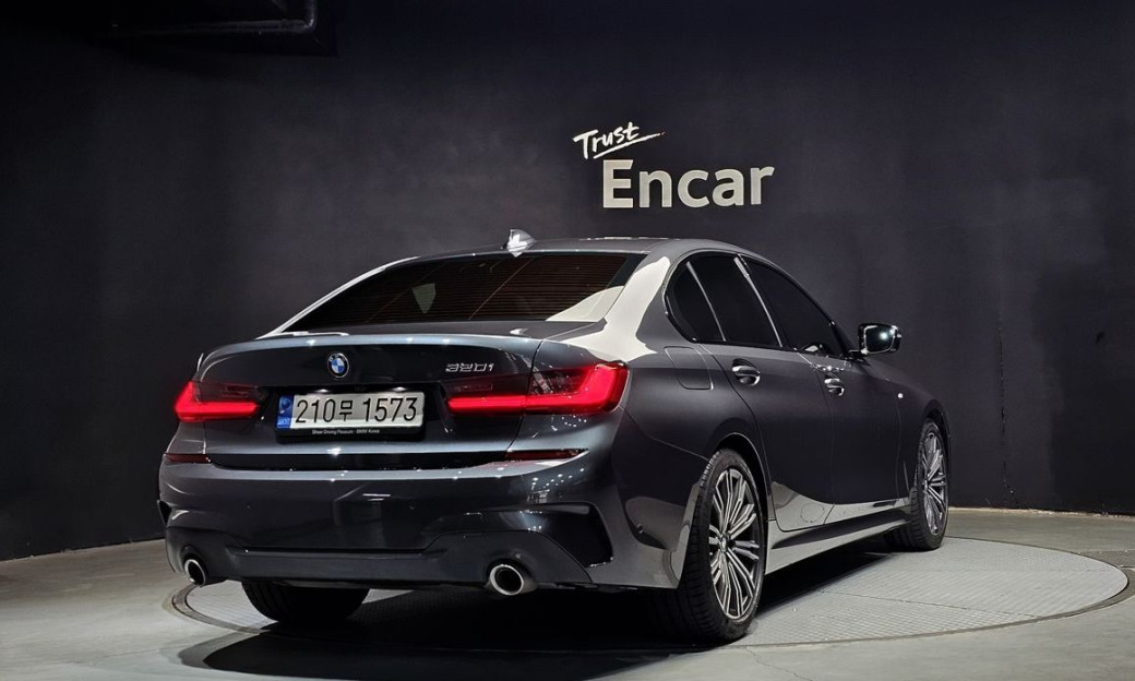 BMW 3-Series 320i M Sport, 2022