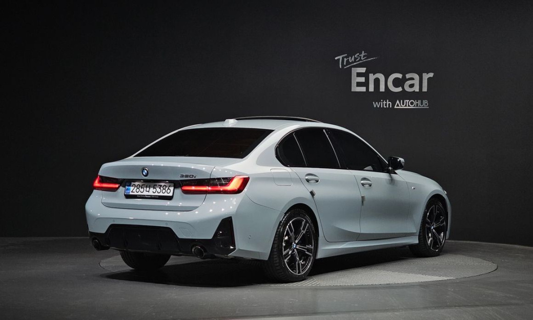 BMW 3-Series 320i M Sport, 2025