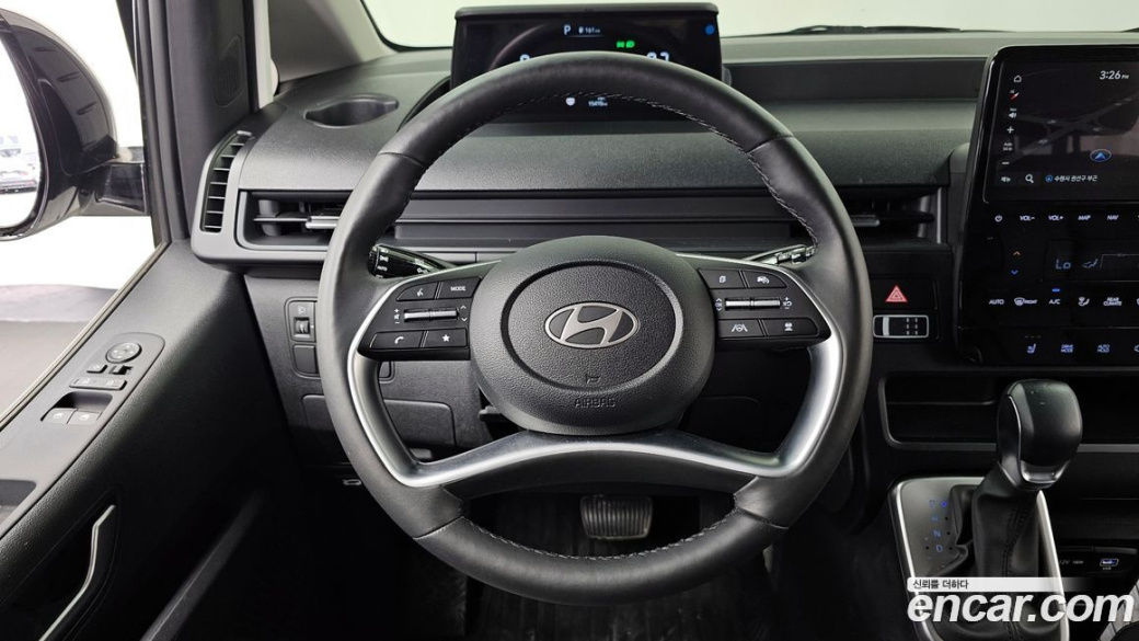 Hyundai Staria Tourer 9-Seater, 2025