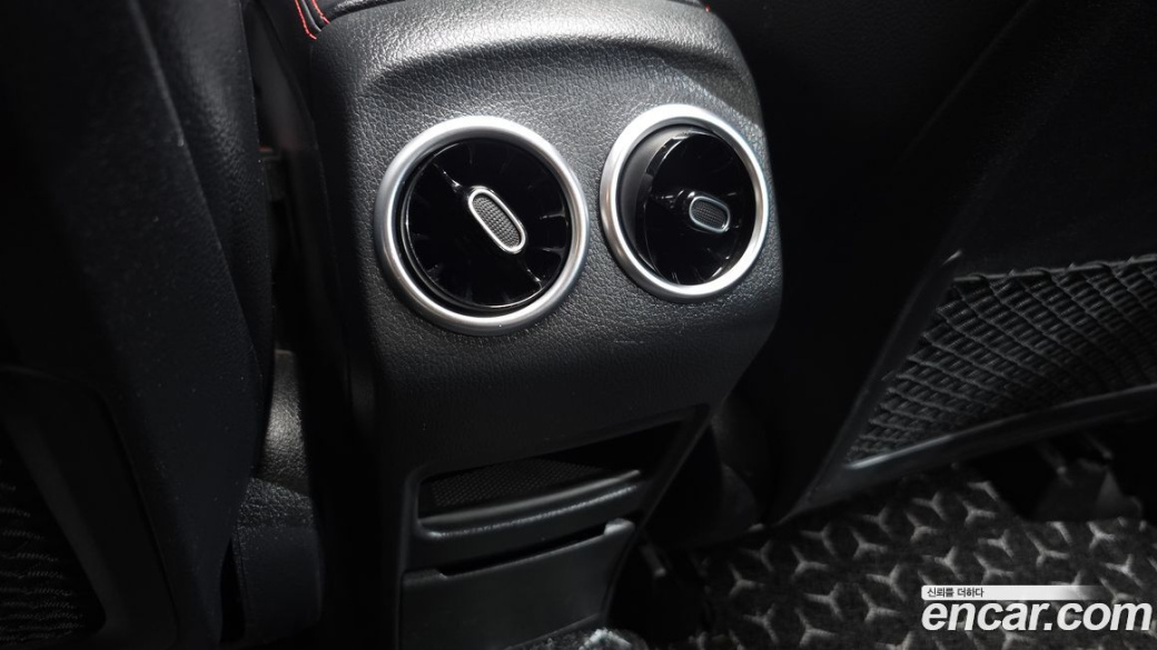 Mercedes-Benz GLB-Class GLB250 4MATIC, 2023