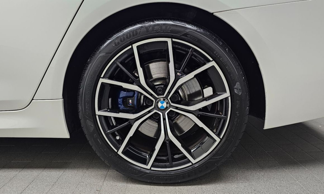 BMW 5-Series 530i M Sport Package, 2023
