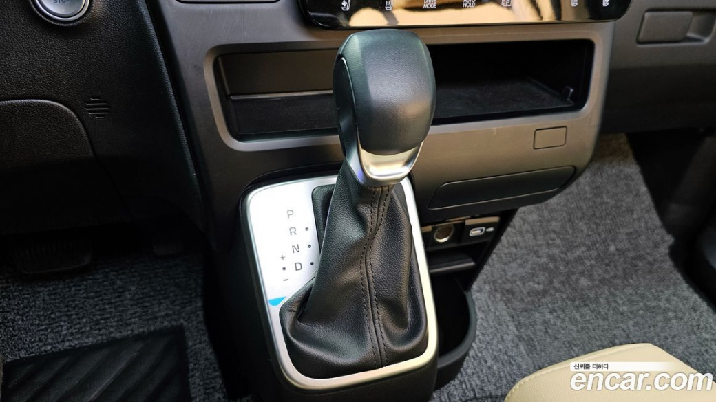 Hyundai Staria Tourer 9-Seater, 2024