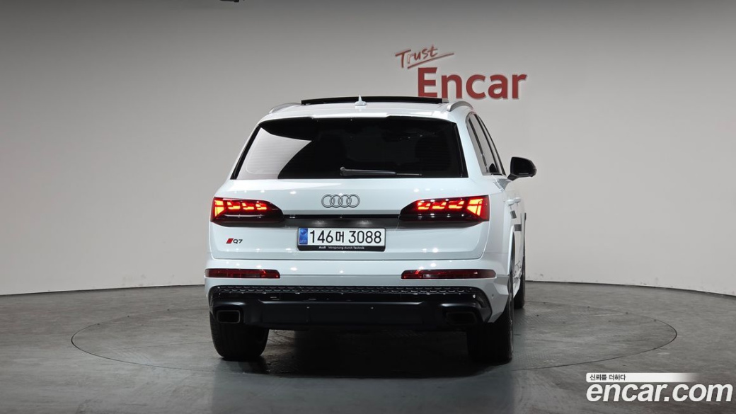 Audi Q7 55 TFSI Quattro Premium, 2025