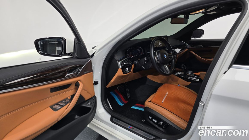 BMW 5-Series 520i M Sport, 2022