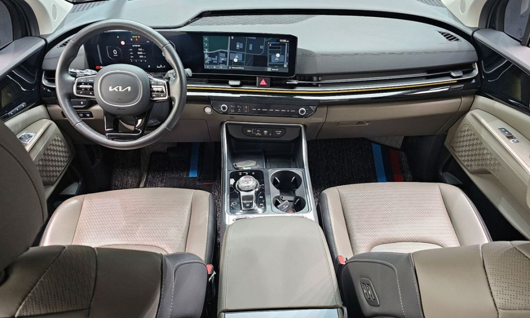 Kia Carnival 9-Seater Signature, 2024