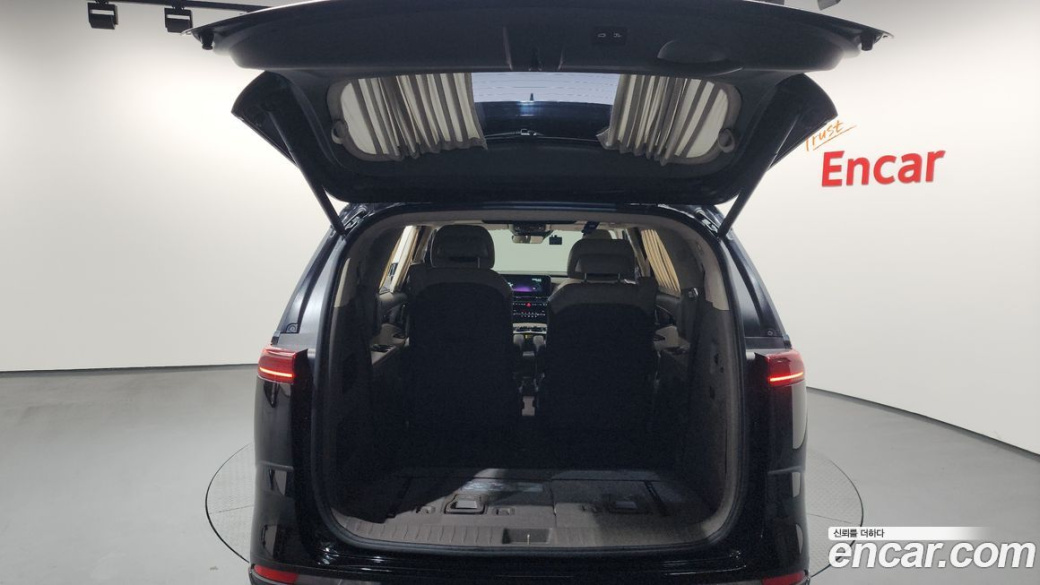 Kia Carnival 7-Seater Hi-Limousine, 2023