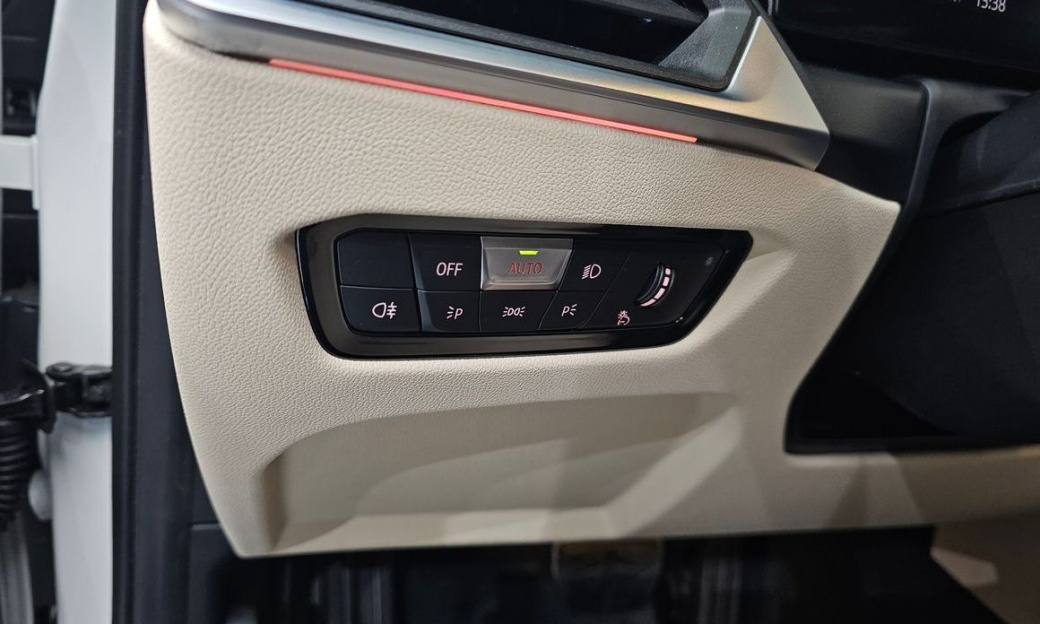 BMW 3-Series 320i M Sport, 2024