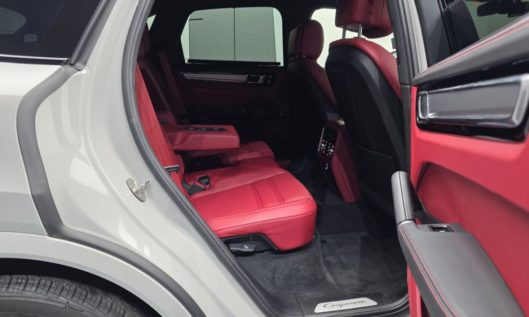 Porsche Cayenne 3.0 PLATINUM EDITION, 2023