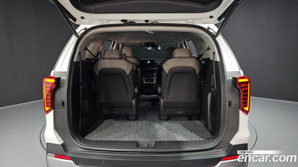 Kia Carnival 9-Seater Prestige, 2025