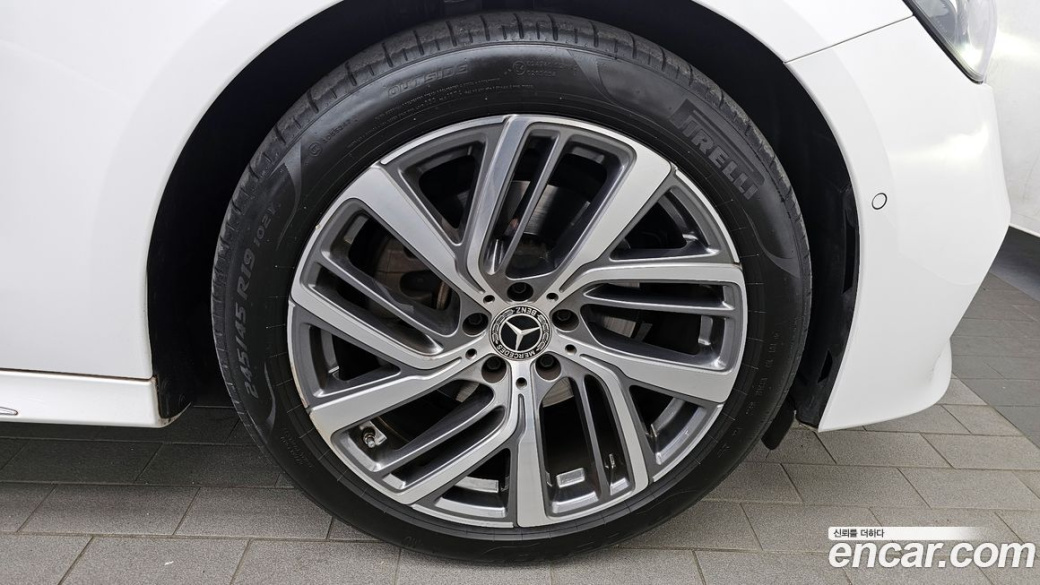 Mercedes-Benz E-Class E220d 4MATIC Exclusive, 2024